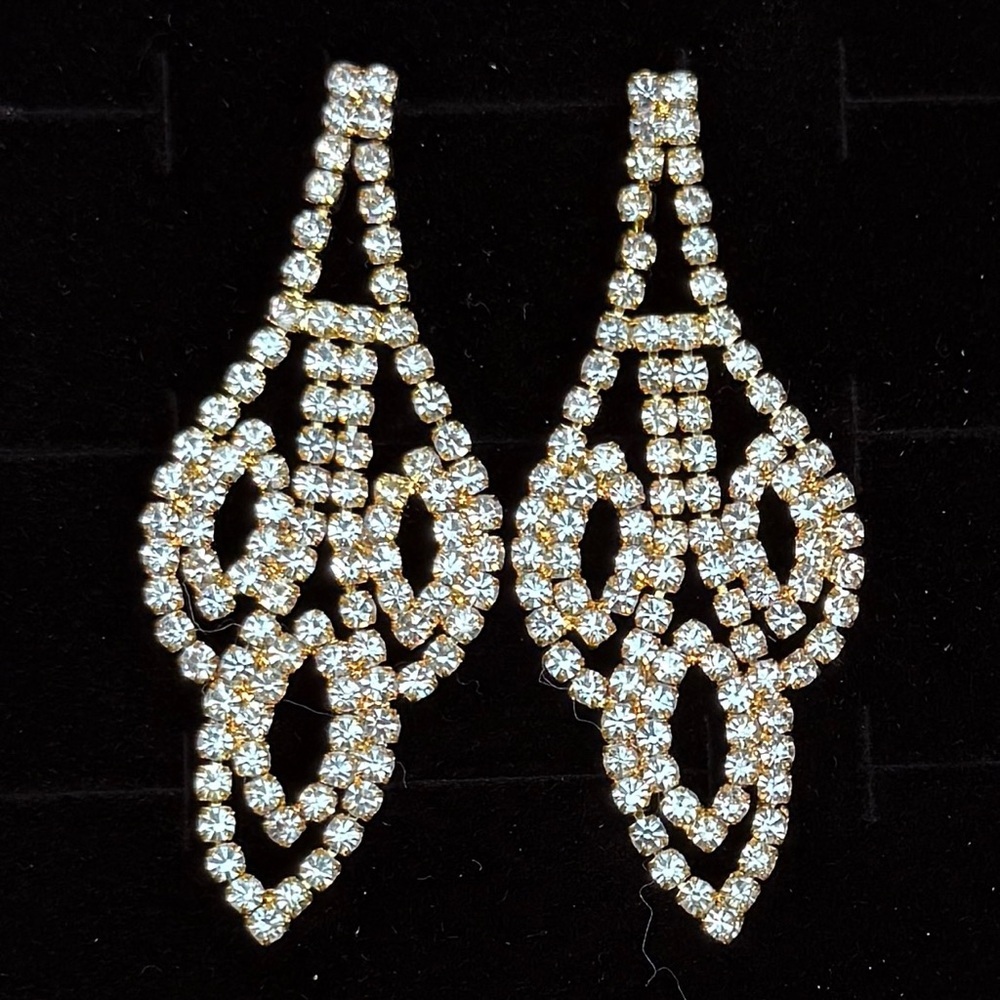 Elegant Goldtone bling lightweight pierced earrings